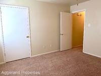 $1,350 / Month Home For Rent: 2800 Longmire Dr #60 - Aggieland Properties | I...