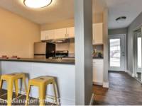 $1,350 / Month Apartment For Rent: 150 SW Eastman Pkwy #16 - Atlas Management LLC ...