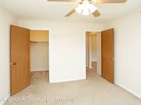 $1,200 / Month Apartment For Rent: 6823 S. 108th Ct. #905 - Oak Brook Park Apartme...