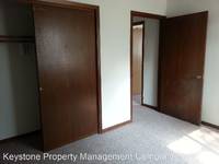 $895 / Month Apartment For Rent: 1012 E. Burlington # 4 - Keystone Property Mana...