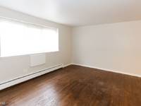 $1,095 / Month Home For Rent: Fantastic Edgewater Studio, 1 Bath ($1095 Per M...