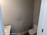 $1,500 / Month Apartment For Rent: 2005 E Susquehanna Ave - 1 - TCS Management LLC...