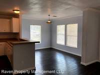 $509 / Month Apartment For Rent: 140 Varsity Dr. - 140 Varsity Rm C - Raven Prop...