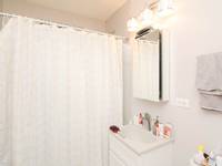 $1,375 / Month Home For Rent: Captivating 1 Bed, 1 Bath At Lakeside + Clarend...