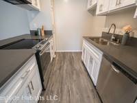 $2,098 / Month Room For Rent: 2039 N Las Palmas Ave Apt 127 - 2039 N Las Palm...