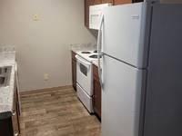 $755 / Month Apartment For Rent: 821 S. 13th Avenue Apt #J4 - Hunter's Run Apart...