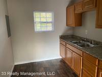 $675 / Month Apartment For Rent: 2000-2024 30th Avenue N - 2000B - 33 Realty Man...