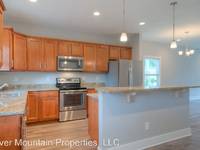 $2,475 / Month Home For Rent: 213 Uptown Trail - River Mountain Properties, L...