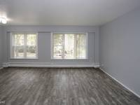 $1,095 / Month Home For Rent: Heavenly 1 Bed, 1 Bath At Ridge + Jarvis (Roger...