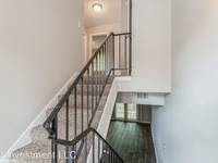 $1,300 / Month Apartment For Rent: 2400 Campbellton Road SW - D-4 Townhome - ZD Pr...