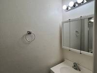 $700 / Month Apartment For Rent: 301 S. 4th Avenue - 3 - The Homesource Of Yakim...