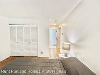 $2,795 / Month Home For Rent: 5250 S Landing Drive #203 - Rent Portland Homes...