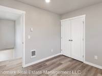 $2,595 / Month Apartment For Rent: 2924 Shore Pine Place Unit D - Landmark Real Es...