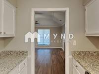 $1,925 / Month Home For Rent: Beds 3 Bath 2 Sq_ft 1000- Mynd Property Managem...