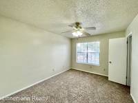 $975 / Month Apartment For Rent: 3610 B Hereford - Linnemann Realty | ID: 11440102