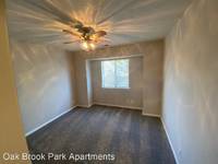 $1,350 / Month Apartment For Rent: 6803 S. 108th Ct. #610 - Oak Brook Park Apartme...