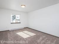 $1,750 / Month Apartment For Rent: 1911 Golden West Drive - D Unit D - RTE Propert...