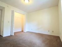 $990 / Month Apartment For Rent