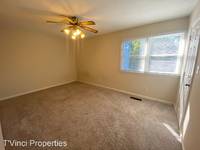 $1,399 / Month Home For Rent: 347 E. Montcastle Drive Unit A - T'Vinci Proper...