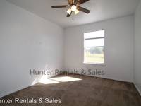 $750 / Month Apartment For Rent: 1510-B Benttree Dr - Hunter Rentals & Sales...