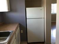 $1,400 / Month Apartment For Rent: 327 MEYRAN 3 - South Oakland Renovated 2 Bedroo...