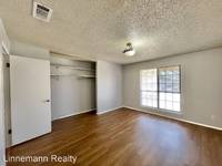 $1,200 / Month Apartment For Rent: 3010 Trenton - 3010 A Trenton - Linnemann Realt...