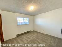 $1,300 / Month Apartment For Rent: 4507 Hillcrest Drive - B - Accolade Property Ma...