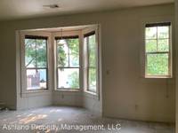 $1,450 / Month Apartment For Rent: 545 A St. - 4 - Ashland Property Management, LL...