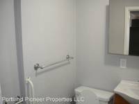 $1,200 / Month Apartment For Rent: 15919 SE McLoughlin Blvd #A1 - Portland Pioneer...