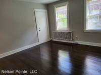 $925 / Month Apartment For Rent: 1504 W. 117th St 21 - Remaining May Rent Free W...