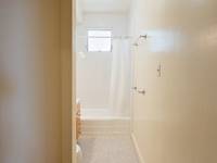 $2,795 / Month Apartment For Rent: 1000 Oak Street, #4 - West Coast Property Manag...