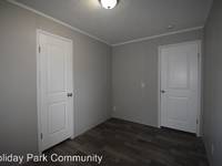 $995 / Month Apartment For Rent: 3500 W Brookfield Dr - Holiday Park Community |...