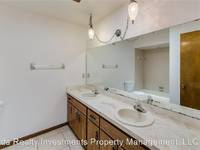 $2,400 / Month Apartment For Rent: 2006 Oakview Circle - Florida Realty Investment...