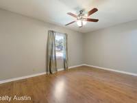 $2,700 / Month Home For Rent: 3105 Candlelight Ct - Realty Austin | ID: 8683690