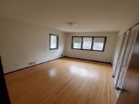 $1,900 / Month Townhouse For Rent