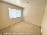 $1,500 / Month Apartment For Rent: 1370 Highland E - Portfolio CR - NorthSteppe Re...