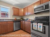 $1,239 / Month Apartment For Rent: 4511 W. 36 1/2 STREET #09 - Soderberg Apartment...