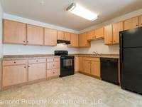 $995 / Month Apartment For Rent: 621 32nd Street N, Apt 105 - Woodland Estates I...