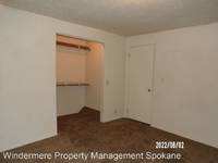 $899 / Month Apartment For Rent: 1104 W. Carlisle - Upper #3 - Windermere Proper...