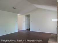 $1,900 / Month Home For Rent: 12913 LAMPLIGHT VILLAGE AVE - Neighborhood Real...