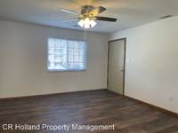 $1,295 / Month Apartment For Rent: 220 Savannah Noel 2D - CR Holland Property Mana...