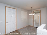 $1,924 / Month Home For Rent: 10016 186th Place E #106 - L&R Puyallup Ass...