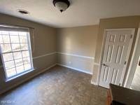 $1,695 / Month Townhouse For Rent: Beds 2 Bath 1 Sq_ft 1167- TurboTenant | ID: 115...