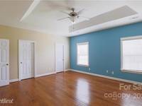 $2,340 / Month Home For Rent: Beds 3 Bath 2 Sq_ft 2337- IRental Homes | ID: 1...