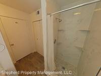 $2,400 / Month Apartment For Rent: 3900 N. Sheridan Rd., #2F - Shepherd Property M...