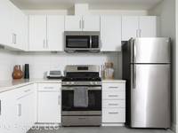 $2,835 / Month Apartment For Rent: 5115 Lankershim Blvd. Unit 505 - Noho Propco, L...