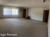 $1,050 / Month Apartment For Rent: 2412 & 2414 Tenth St - 2412 #2 - Rivers Edg...