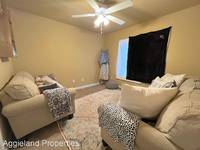 $1,800 / Month Home For Rent: 4035 Southern Trace Dr - Aggieland Properties |...