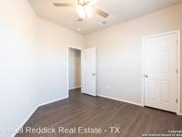 $1,795 / Month Apartment For Rent: 116 Highland View - Marshall Reddick Real Estat...