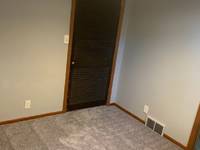 $900 / Month Apartment For Rent: 815 N 16th St - 815 N 16th St #B - Missouri Val...